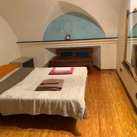 A Casa Di G. Piazza Bresca * San Remo